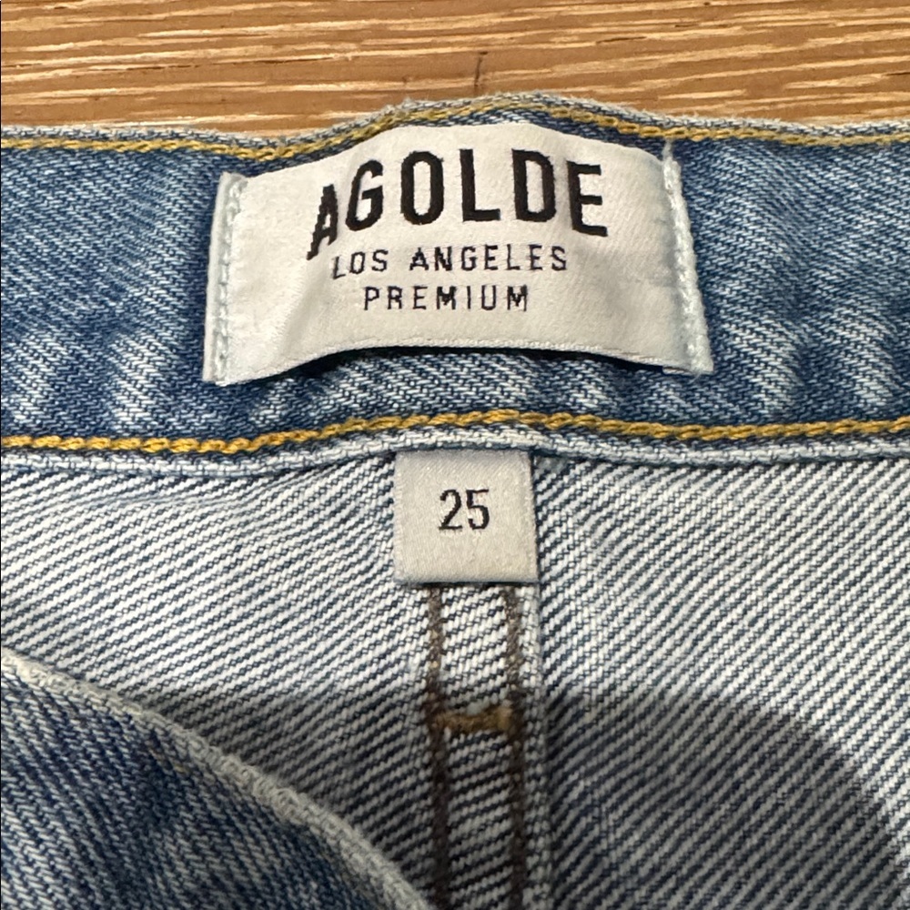 AGOLDE Distressed Denim Shorts Light Wash High Rise Cutoff Frayed Hem Size 25 - Picture 3 of 6